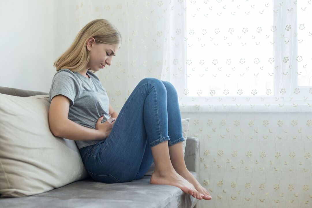 dolor abdominal debido a gusanos